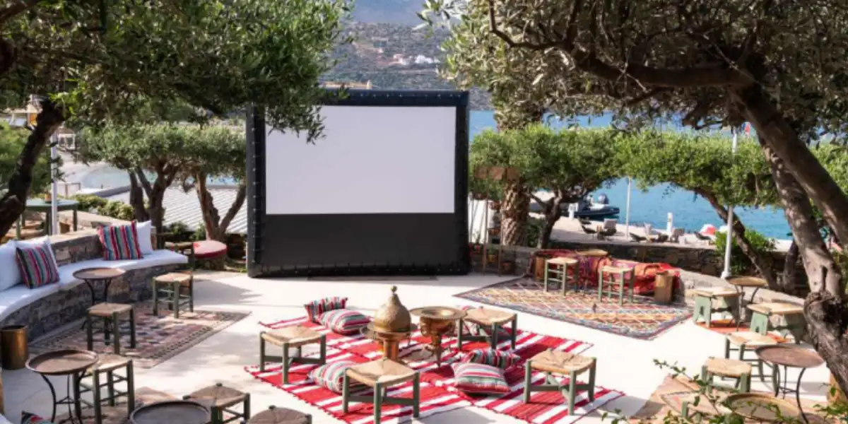 15 Cafe Theme Ideas to Captivate Everyone’s Attention 8 7. Cafe Cinema-15 Cafe Theme Ideas to Captivate Everyone’s Attention-SURENSPACE