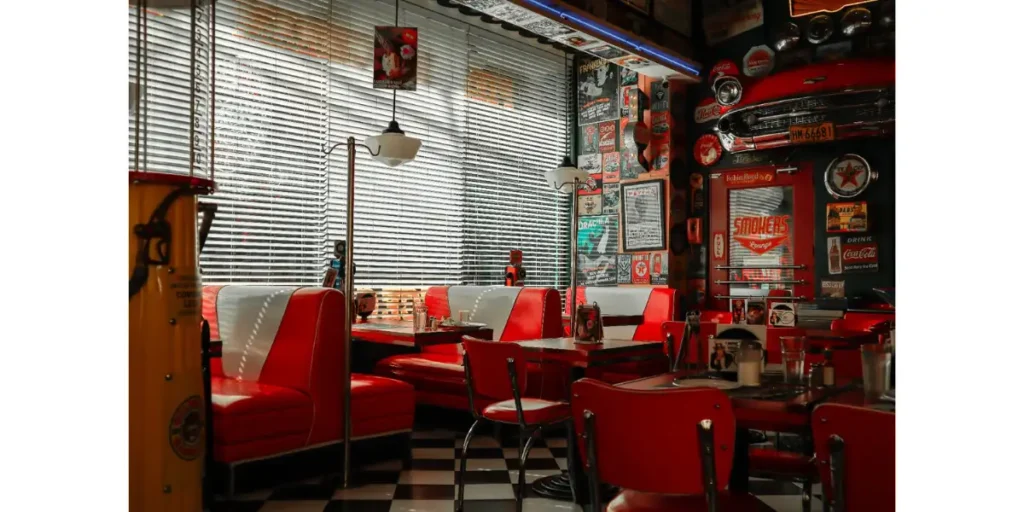 16 Restaurant Interior Design Themes to Inspire Your Creative Genius 7 Vintage Diner Restaurant Interior Design Themes-SURENSPACE